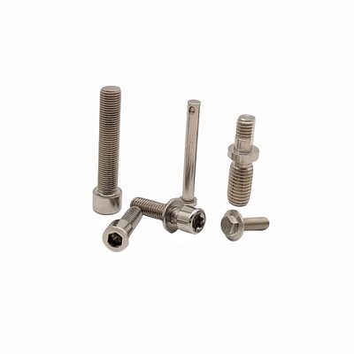 สูตรที่กําหนดเอง 316L สแตนเลส โซค็อตฮักซอกอนสกรู ทนต่อการตก โบลท์ โซค็อตฮักซอกอนสกรู