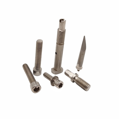 สูตรที่กําหนดเอง 316L สแตนเลส โซค็อตฮักซอกอนสกรู ทนต่อการตก โบลท์ โซค็อตฮักซอกอนสกรู